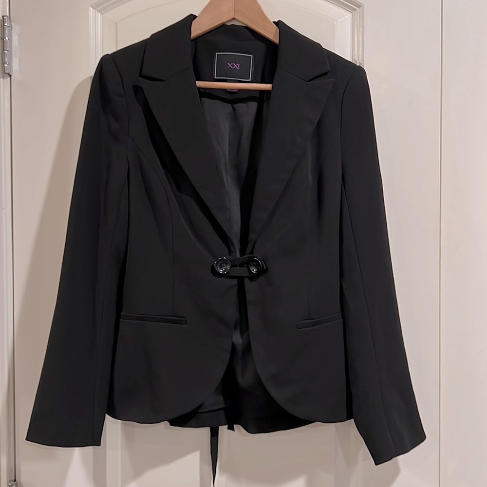 Black blazer with corset-tie back